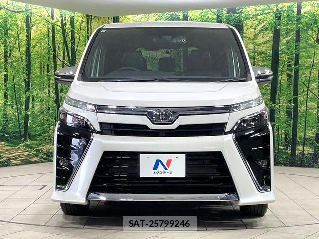 Toyota VOXY 2021-06 8210913-14