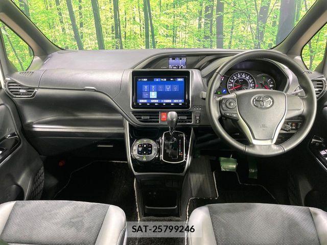 Toyota VOXY 2021-06 8210913-1