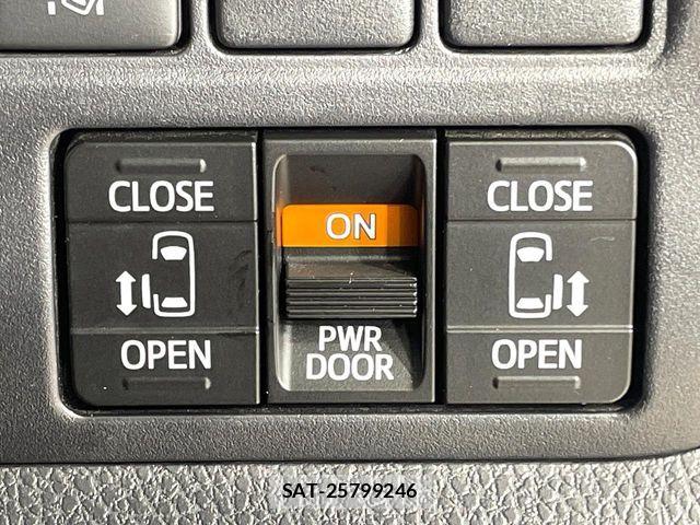 Toyota VOXY 2021-06 8210913-4