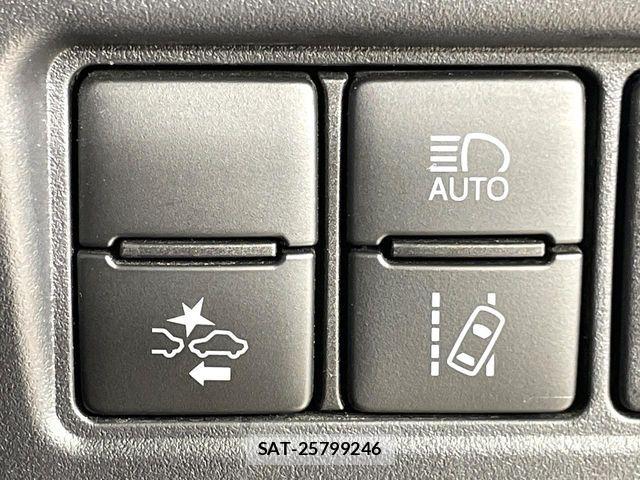 Toyota VOXY 2021-06 8210913-5