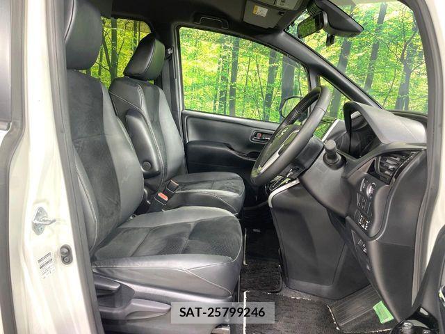 Toyota VOXY 2021-06 8210913-7