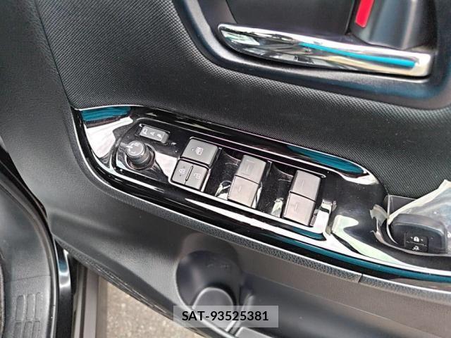Toyota VOXY 2020-09 8210920-13