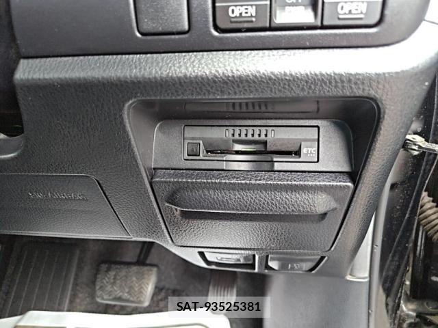 Toyota VOXY 2020-09 8210920-15