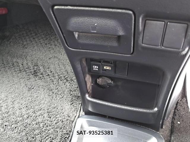 Toyota VOXY 2020-09 8210920-20