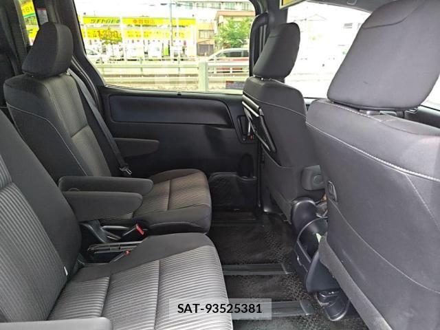 Toyota VOXY 2020-09 8210920-21