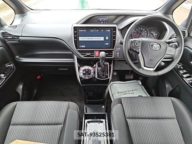 Toyota VOXY 2020-09 8210920-2