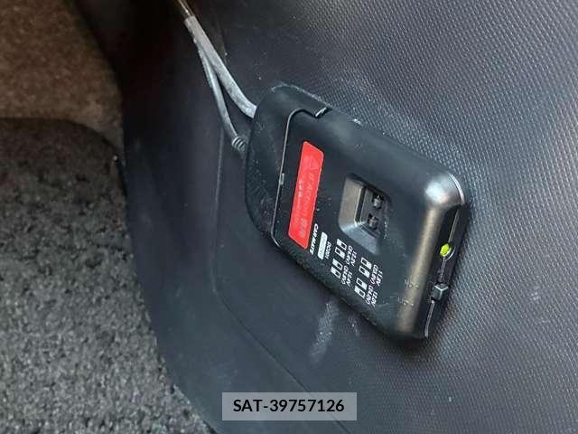 Toyota VOXY 2020-10 8210919-17
