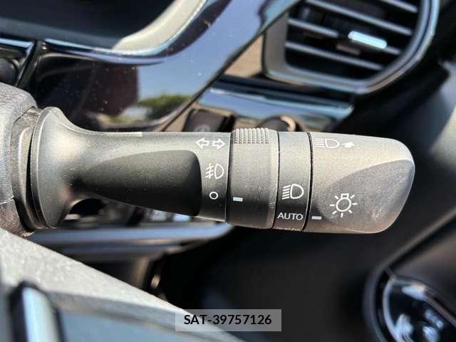 Toyota VOXY 2020-10 8210919-24