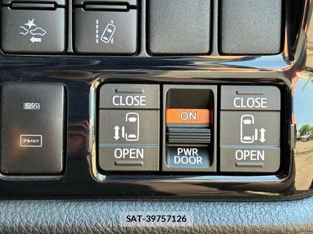 Toyota VOXY 2020-10 8210919-26