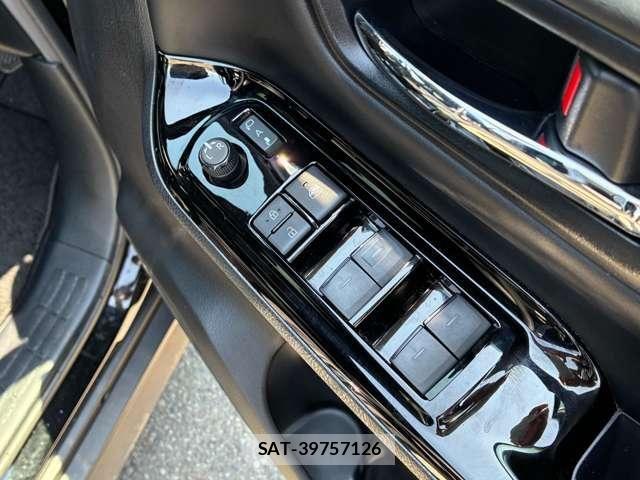 Toyota VOXY 2020-10 8210919-28