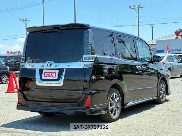 Toyota VOXY 2020-10 8210919-4