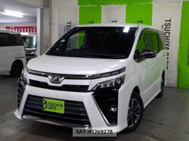 Toyota VOXY 2017-09 8210927-0