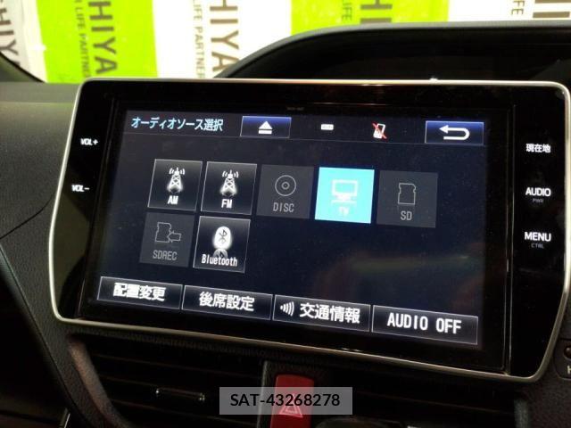 Toyota VOXY 2017-09 8210927-19