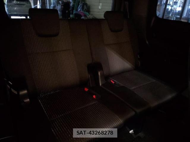Toyota VOXY 2017-09 8210927-22