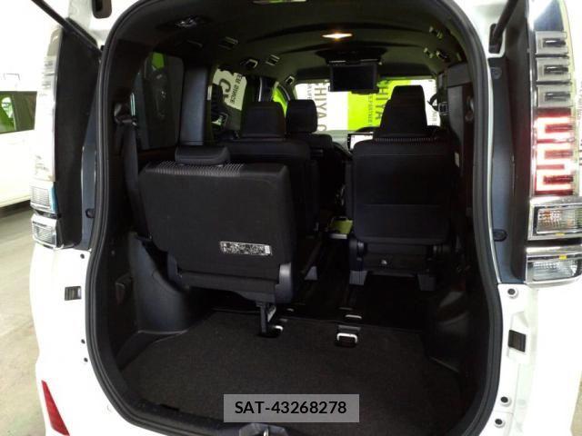 Toyota VOXY 2017-09 8210927-25