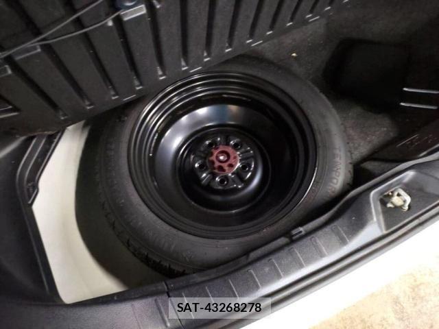 Toyota VOXY 2017-09 8210927-29