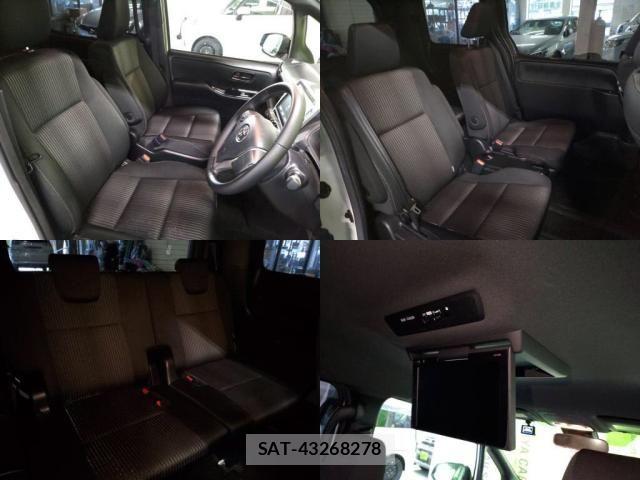 Toyota VOXY 2017-09 8210927-6