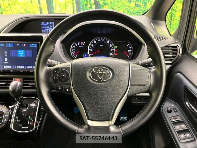 Toyota VOXY 2017-01 8210938-11