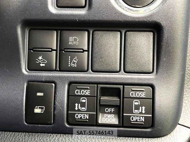 Toyota VOXY 2017-01 8210938-5