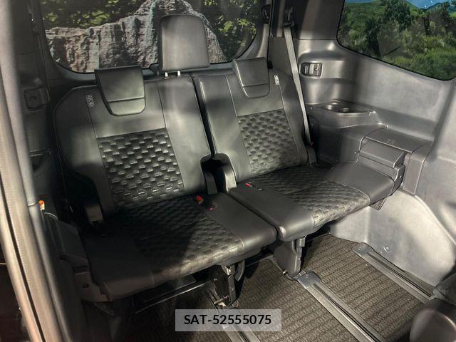 Toyota VOXY 2024-07 8210901-9