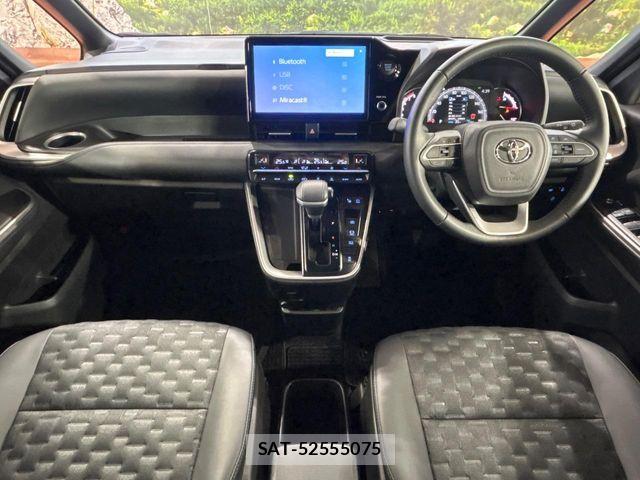 Toyota VOXY 2024-07 8210901-1