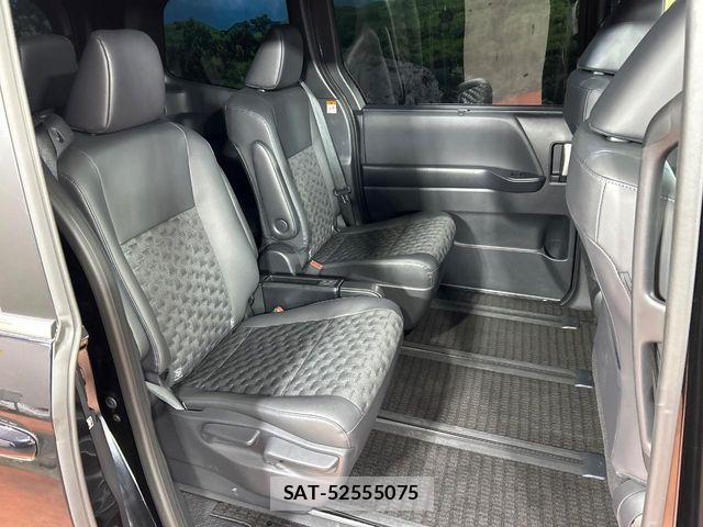 Toyota VOXY 2024-07 8210901-8