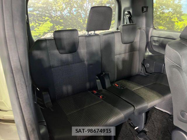 Toyota VOXY 2017-12 8210934-10
