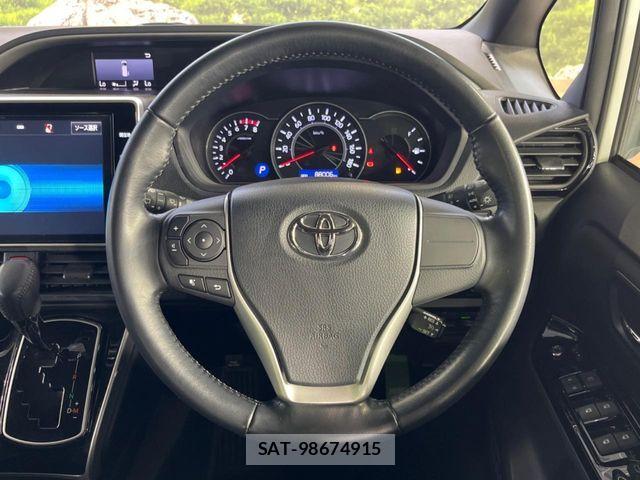Toyota VOXY 2017-12 8210934-12