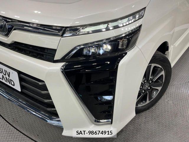 Toyota VOXY 2017-12 8210934-13