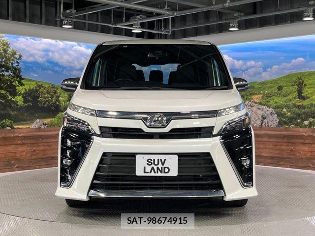Toyota VOXY 2017-12 8210934-15