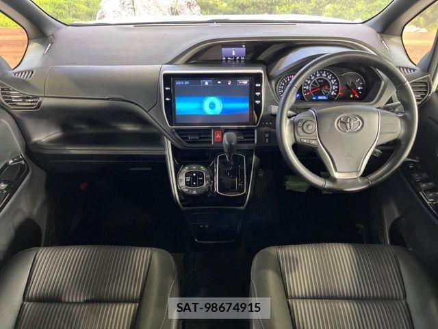 Toyota VOXY 2017-12 8210934-2