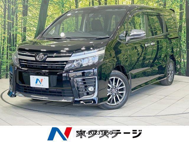 Toyota VOXY 2016-08 8210941-0