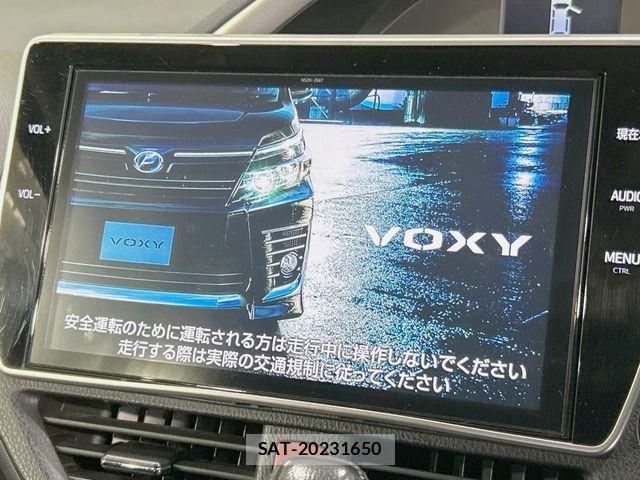Toyota VOXY 2016-08 8210941-2