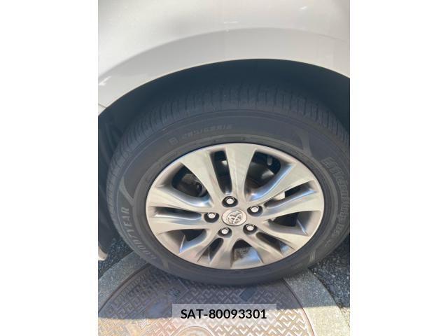 Toyota VOXY 2011-06 8210956-9