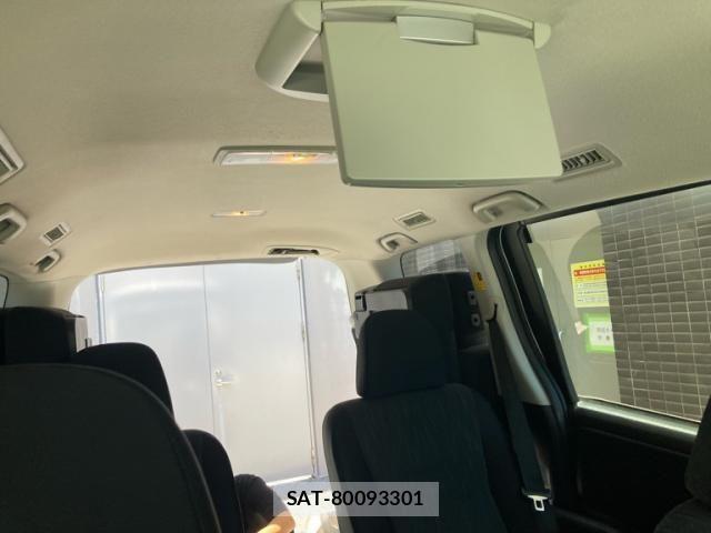Toyota VOXY 2011-06 8210956-24