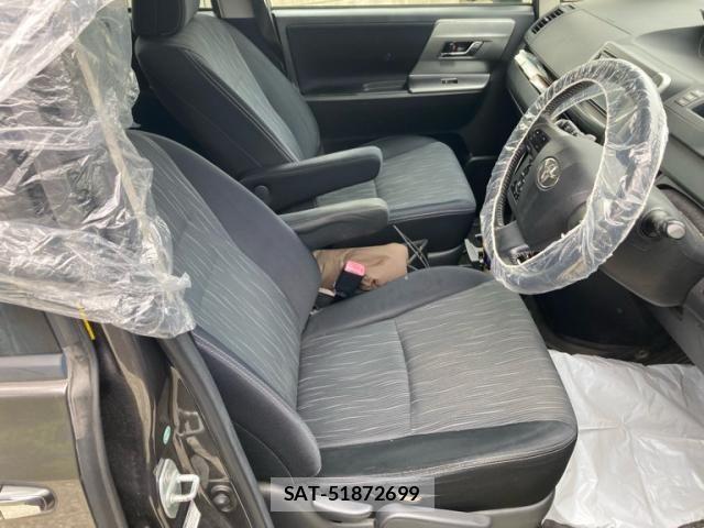 Toyota VOXY 2012-11 8210960-10