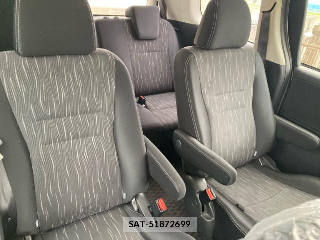 Toyota VOXY 2012-11 8210960-12