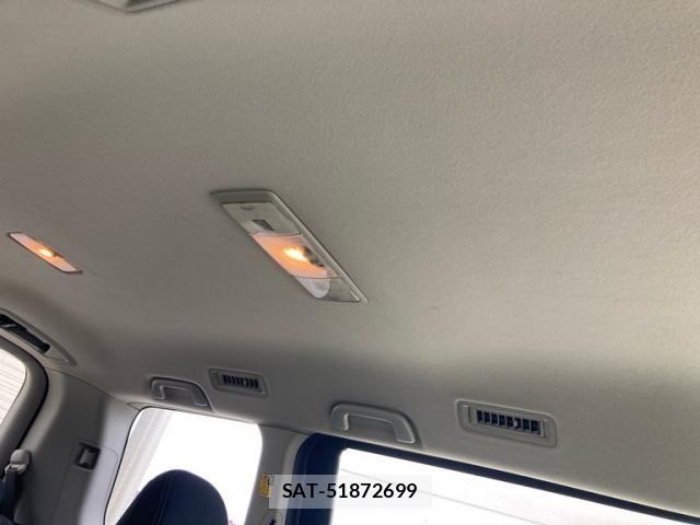 Toyota VOXY 2012-11 8210960-13