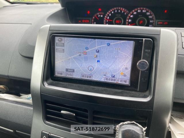 Toyota VOXY 2012-11 8210960-17