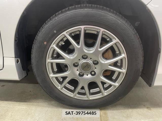 Toyota VOXY 2014-03 8210951-4