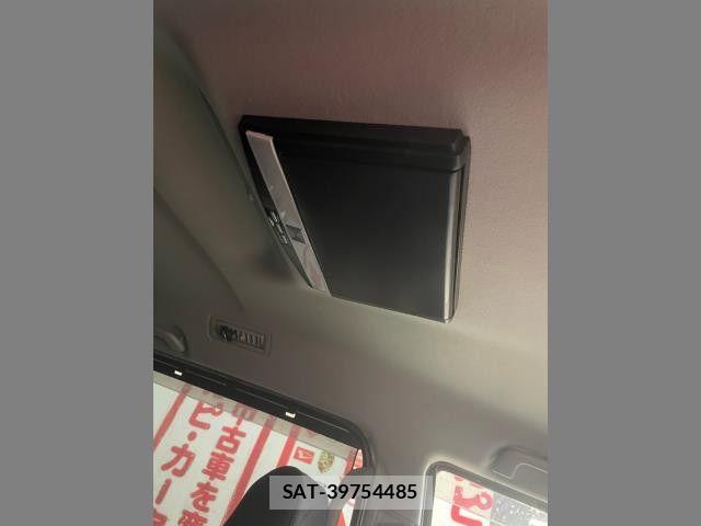 Toyota VOXY 2014-03 8210951-5
