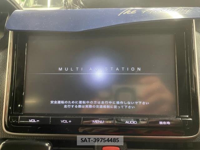 Toyota VOXY 2014-03 8210951-7