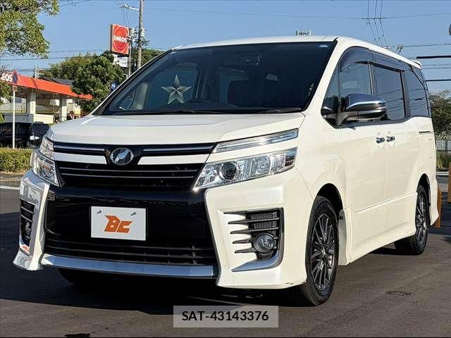 Toyota VOXY 2015-04 8210949-9