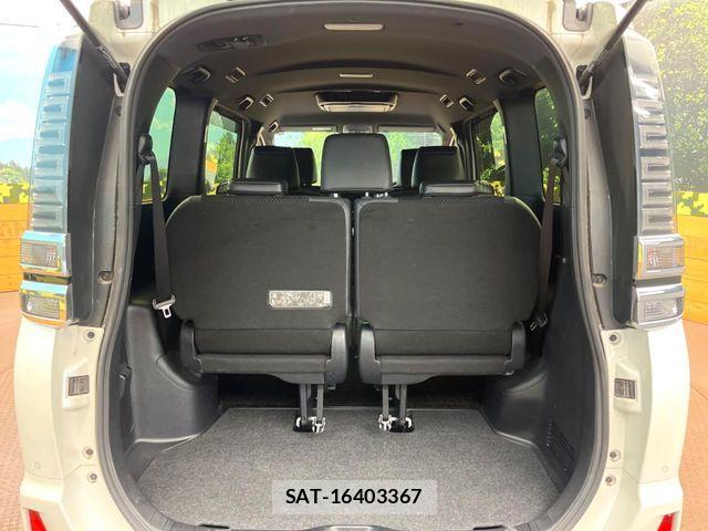 Toyota VOXY 2020-11 8210915-10