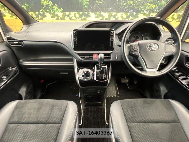 Toyota VOXY 2020-11 8210915-1