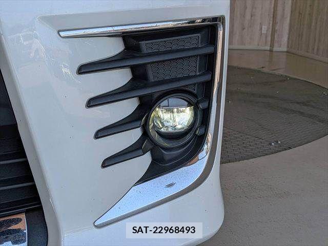 Toyota VOXY 2016-10 8210948-12