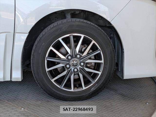 Toyota VOXY 2016-10 8210948-13