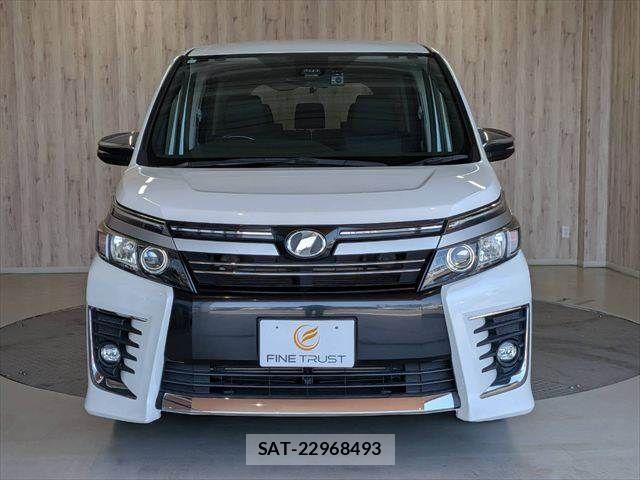 Toyota VOXY 2016-10 8210948-14