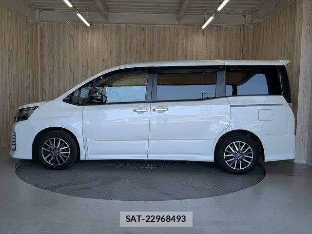 Toyota VOXY 2016-10 8210948-20