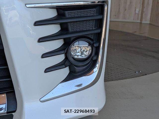 Toyota VOXY 2016-10 8210948-22